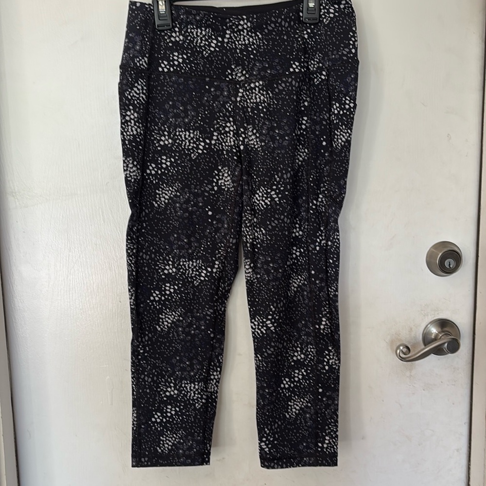 Victoria Secret VS Women’s Workout Capri Size M